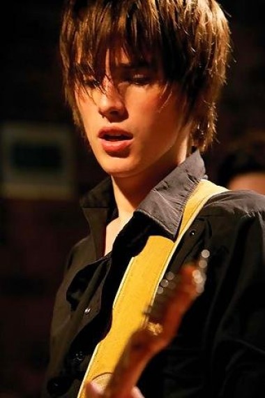 Reeve Carney